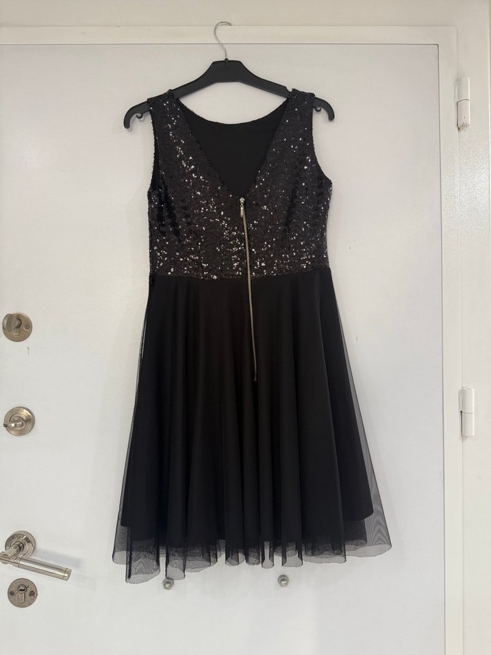 Kısa pullu tüllü abiye - Görsel 3