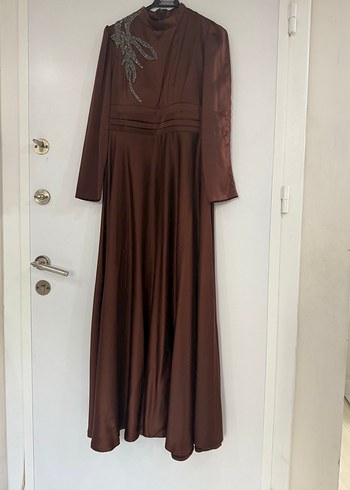 Kahverengi Uzun Drapeli Kadın Abiye Elbise - Görsel 3