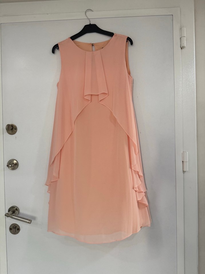 Bej Midi Kolsuz Fırfırlı Elbise - Görsel 2