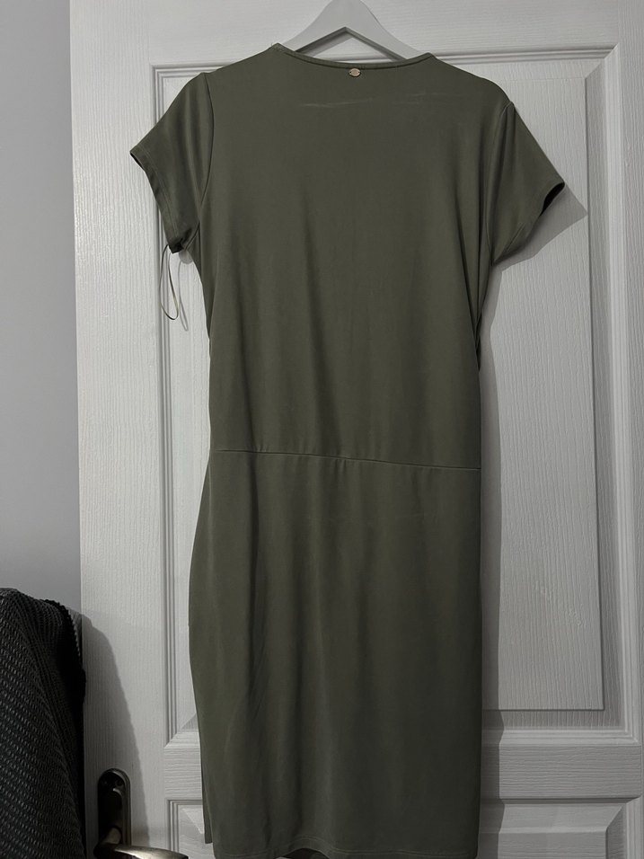 Drapeli Kısa Kollu Midi Elbise - Görsel 2