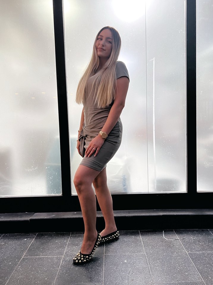 Drapeli Kısa Kollu Midi Elbise - Görsel 4