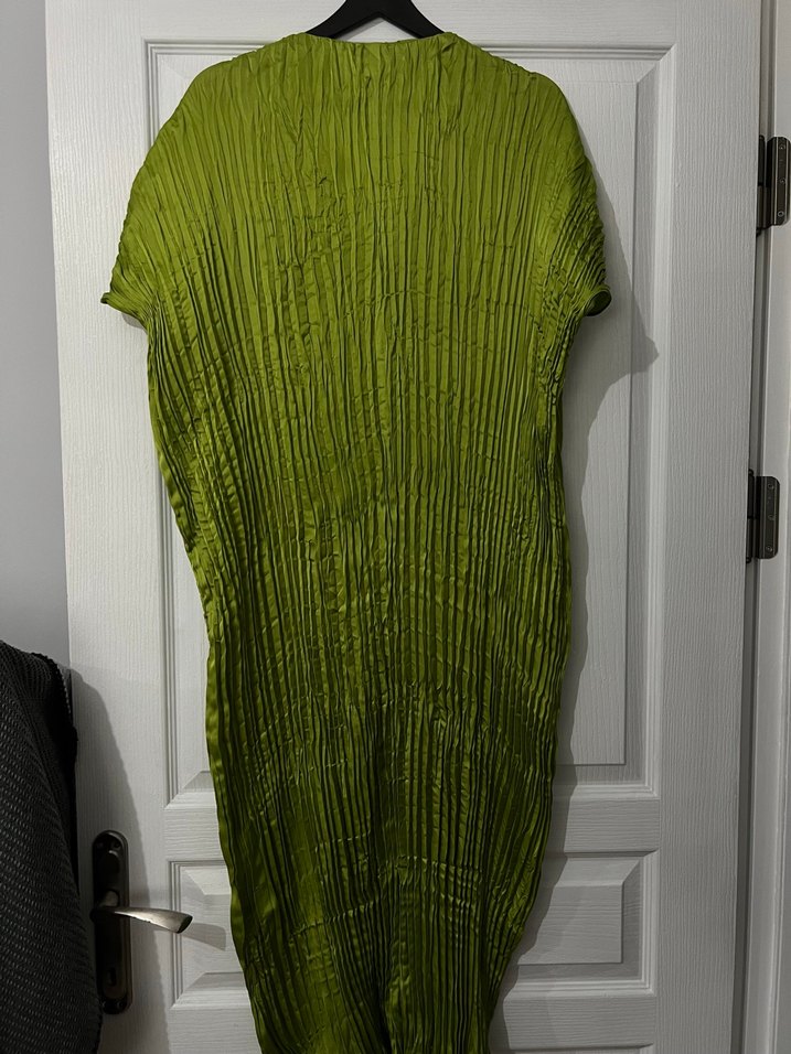 Yeşil Pilili Uzun Keten Elbise - Görsel 2