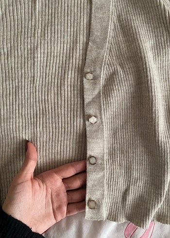 Bej Düğmeli  Uzun Kollu Hırka - Görsel 3