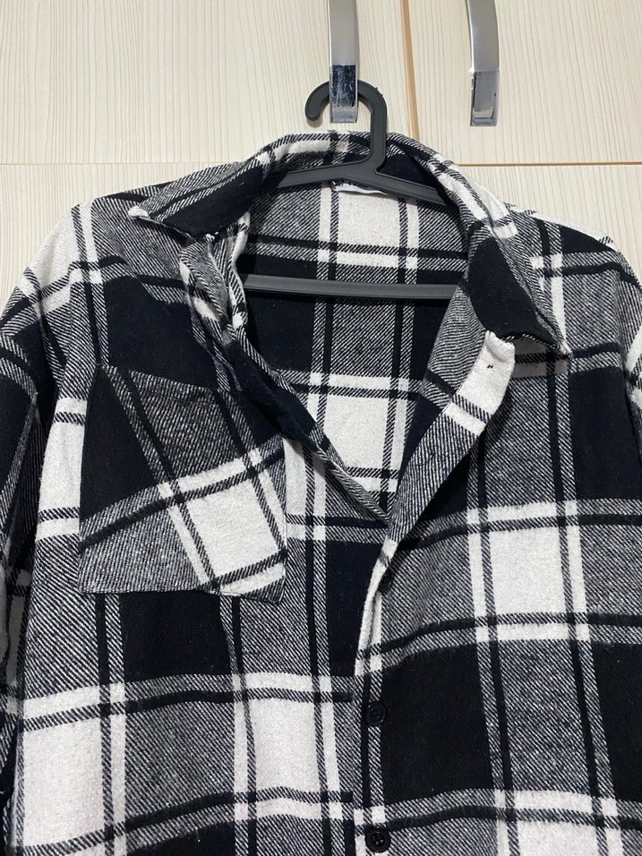 Gri Kadın Ekose Düğmeli Uzun Kollu Gömlek - Görsel 2