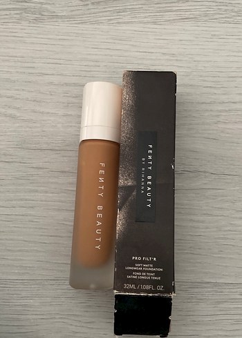 Beden Fenty Beauty Açık Bej Fondöten