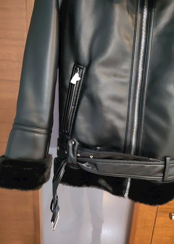 Stradivarius Kürklü Siyah Deri Biker Ceket - Görsel 3