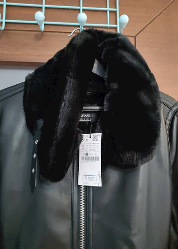 Stradivarius Kürklü Siyah Deri Biker Ceket - Görsel 4