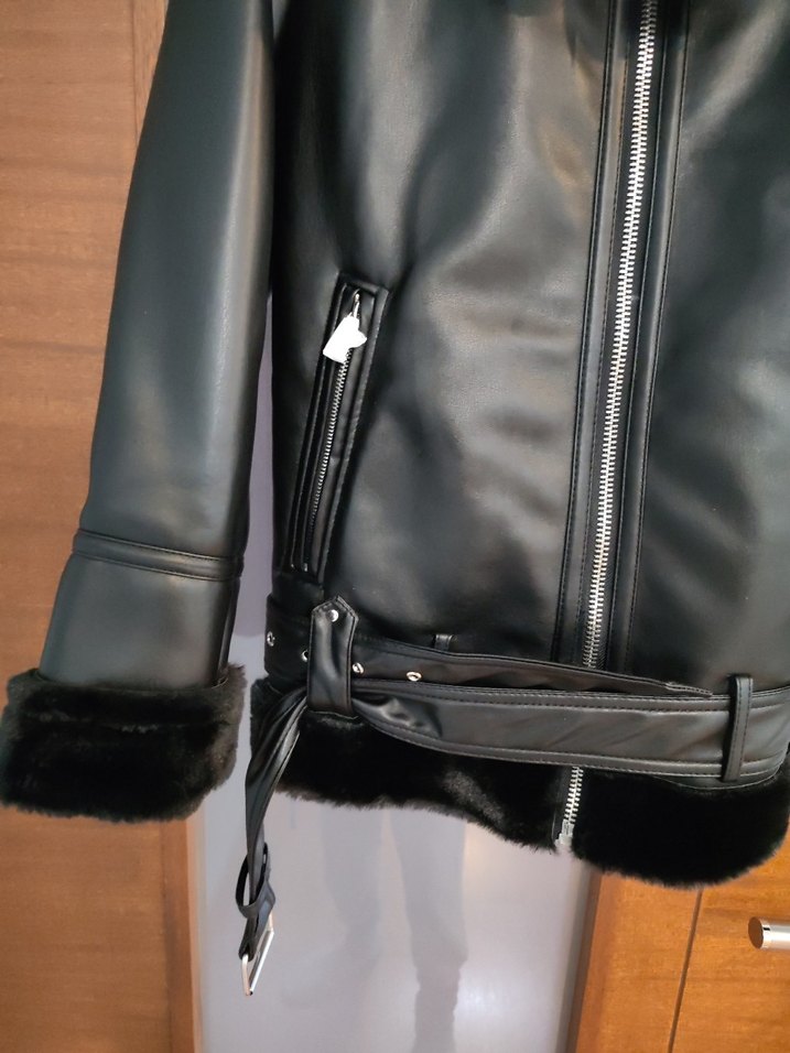 Stradivarius Kürklü Siyah Deri Biker Ceket - Görsel 3