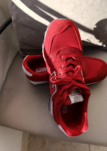 42,5 Beden Orginal newbalance Kırmızı erkek Spor Ayakkabı