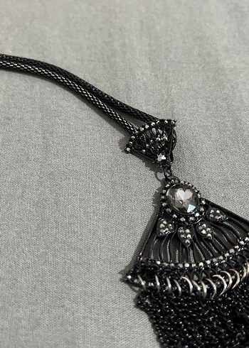 Uzun Zincir Detaylı Siyah Gotik Kolye - Görsel 2