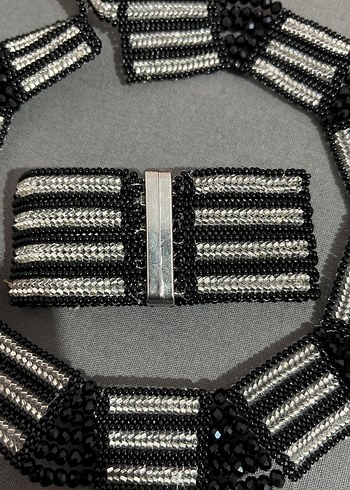 Uzun Siyah Gri Boncuklu Çizgili Kadın Kolye - Görsel 2