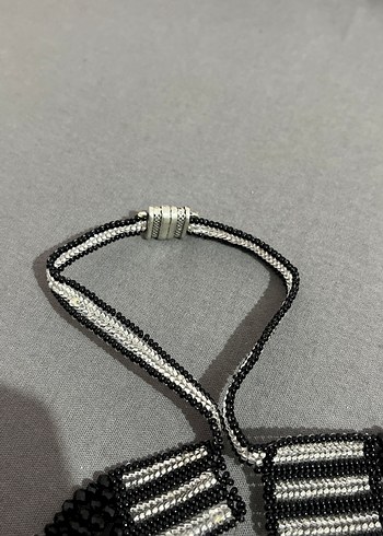 Uzun Siyah Gri Boncuklu Çizgili Kadın Kolye - Görsel 3