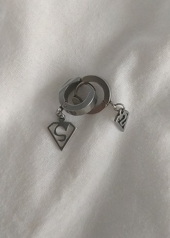 superman logolu gotik küpe
