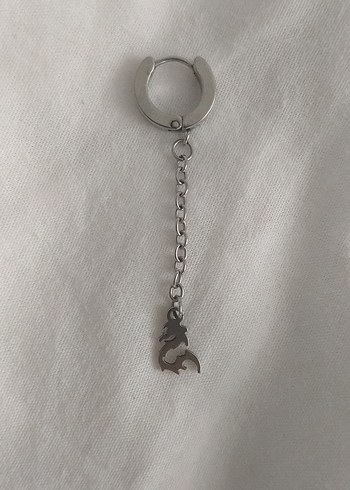zincirli ejderha desenli gotik küpe
