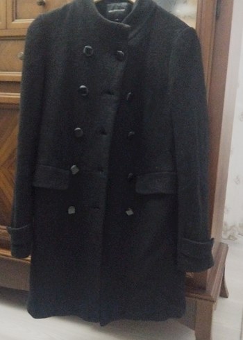 Siyah Düğmeli Kaban - Görsel 2