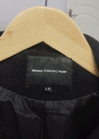 Siyah Düğmeli Kaban - Görsel 4