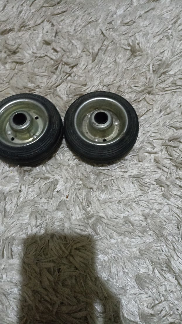 Gri Üç Tekerlekli Bisiklet Tekerlekleri - Görsel 2