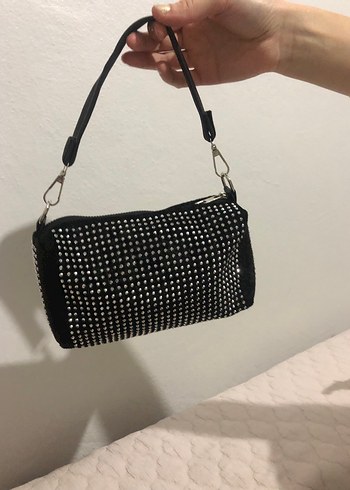 Tokalı Parlak Siyah Punk Kadın Çanta