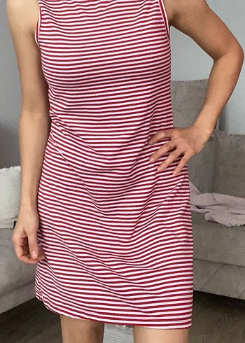 Kırmızı Çizgili Yüksek Yakalı Midi Elbise - Görsel 3