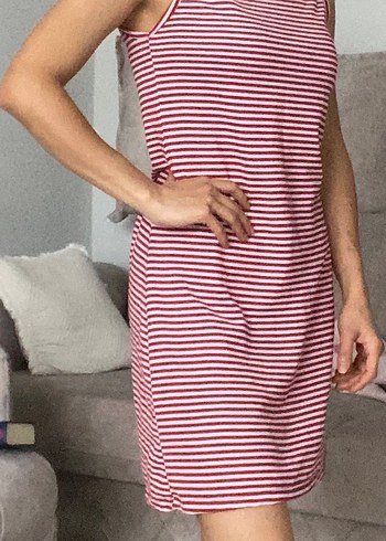 Kırmızı Çizgili Yüksek Yakalı Midi Elbise - Görsel 2