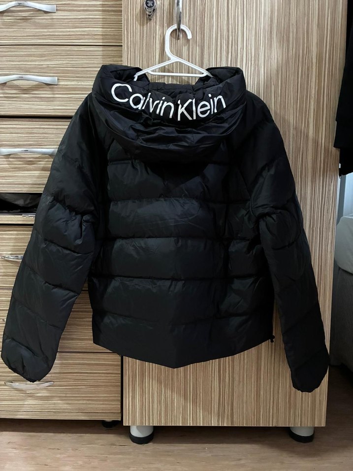 Siyah Kapüşonlu Kadın Şişme Mont - Görsel 2