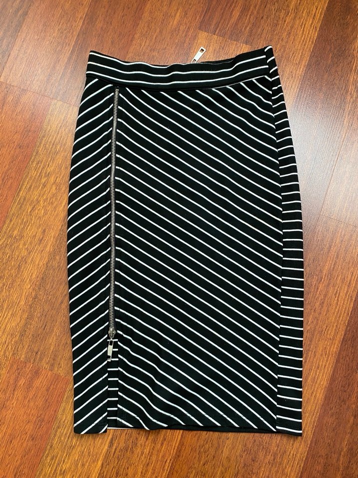 Çizgili Siyah Midi Kalem Etek - Görsel 3