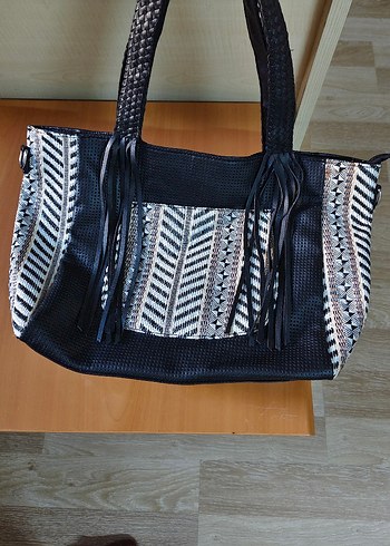 Püsküllü Zebra Desenli Bohem Kadın Çanta