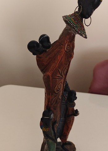 Koyu Renkli Ahşap Aile Figürü - Görsel 3