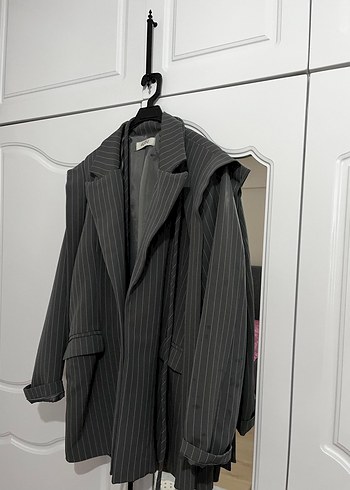 Gri Çizgili Uzun Kadın Blazer