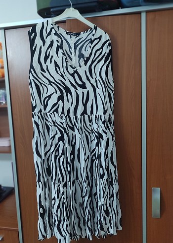 Zebra Desenli V Yaka Kolsuz Mini Elbise