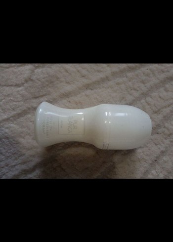 Sıfır etiketli Avon Pur Blanca Roll-on Kadın Deodorant - Görsel 2