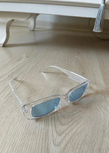 Şeffaf Çerçeveli Pastel Mavi Kadın Güneş Gözlüğü - Görsel 2