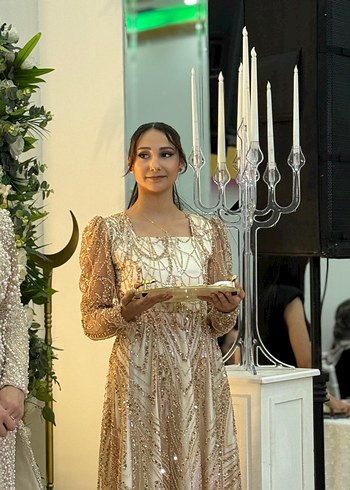 s Beden ten rengi Renk Bej Uzun Kollu Transparan U Yaka İşlemeli Elbise