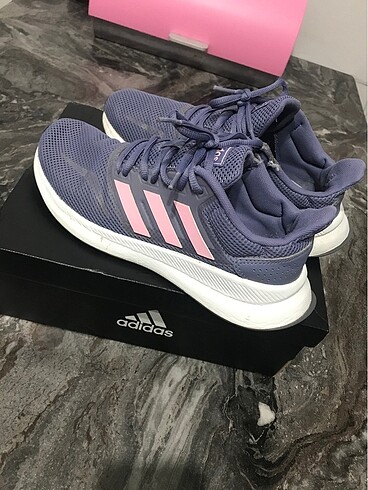 Adidas spor ayakkabı