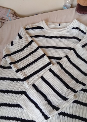 Çizgili Beyaz Gri Triko Kadın Kazak - Görsel 2