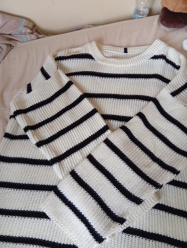 Çizgili Beyaz Gri Triko Kadın Kazak - Görsel 2