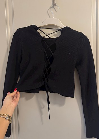 Arkasında çapraz ipli detaylı crop - Görsel 2