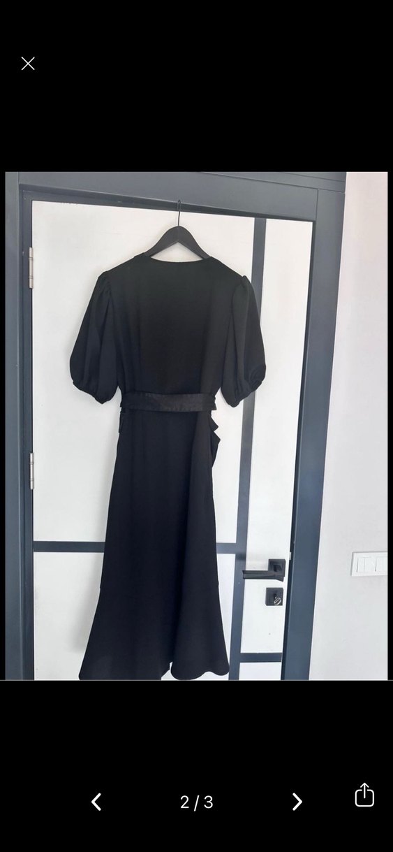 Siyah V Yaka Tokalı Kısa Kollu Tuxedo Elbise - Görsel 2