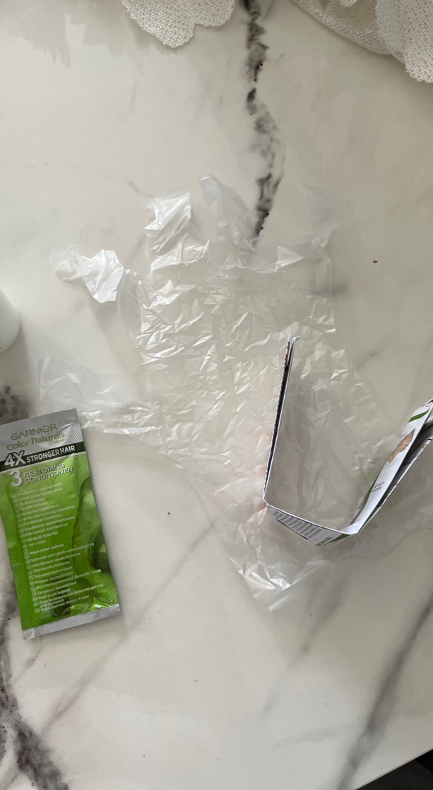 Garnier Color Naturals Saç Boyası 1.10 Doğal Siyah - Görsel 3