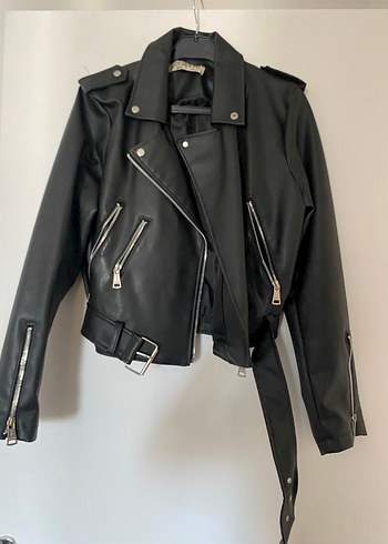 Kadın Siyah Kemerli Deri Biker Ceket