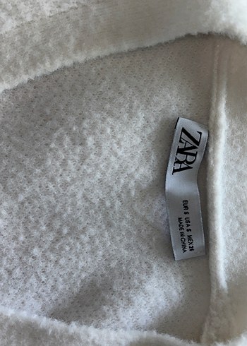 Zara Düğmeli Beyaz V Yaka Kadın Hırka
