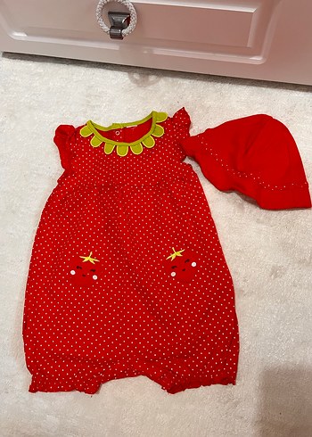 Nakışlı Kırmızı Örgü Bebek Kız Tulum