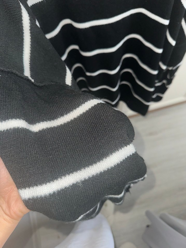 Çizgili Siyah Kadın Boğazlı Triko Kazak - Görsel 4