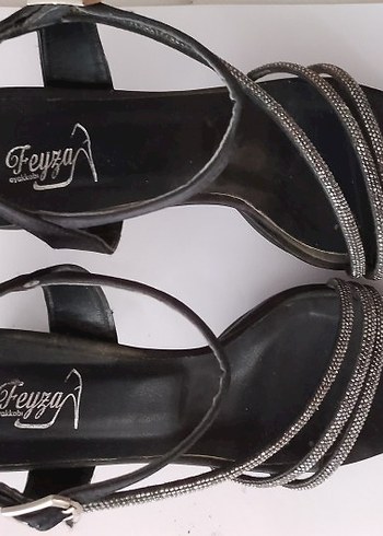 taş Detaylı Siyah Desenli topuklu ayakkabı - Görsel 2