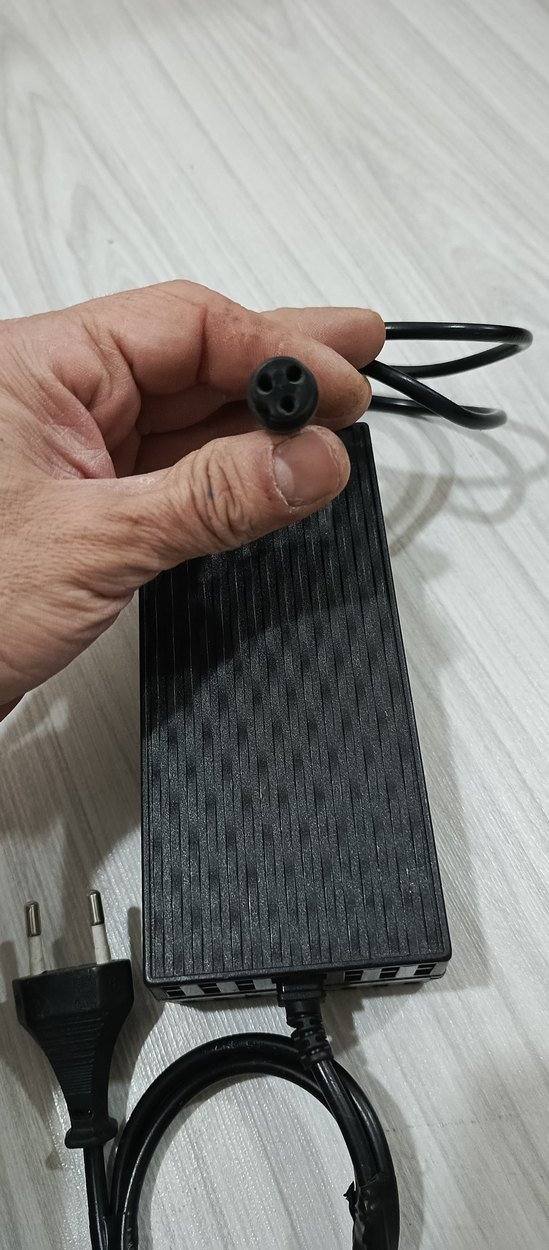 Siyah Diğer Şarj Cihazı - Görsel 3