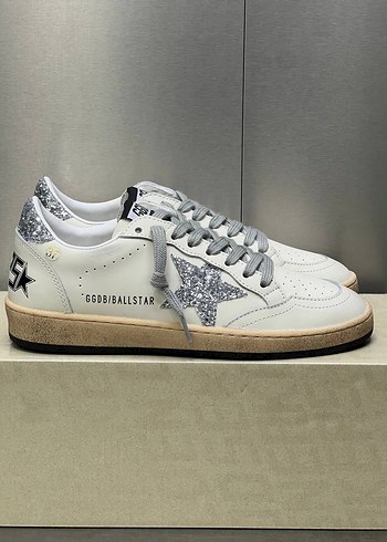 Golden Goose Deluxe 38