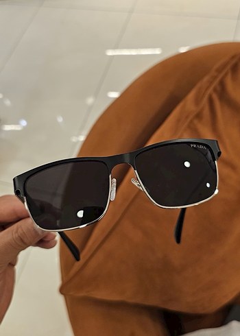 Prada Gri Klasik Tokalı Kadın Güneş Gözlüğü - Görsel 2