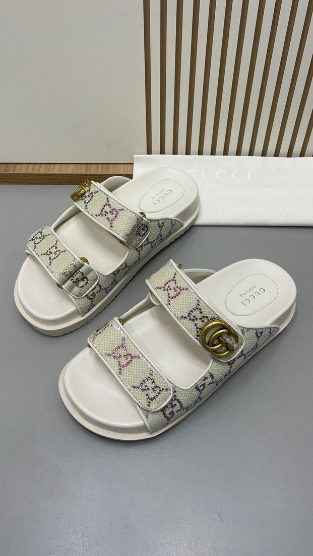 Beyaz Tokalı Platform Topuklu Kadın Terlik - Görsel 3