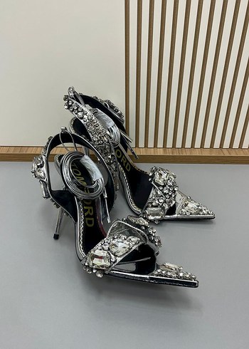 Tom Ford Kadın Altın Payetli İnce Topuklu Ayakkabı - Görsel 2