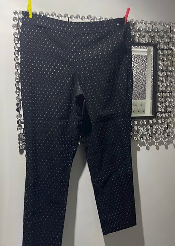 Puantiye Desenli Siyah Kemerli Kumaş Pantolon - Görsel 2